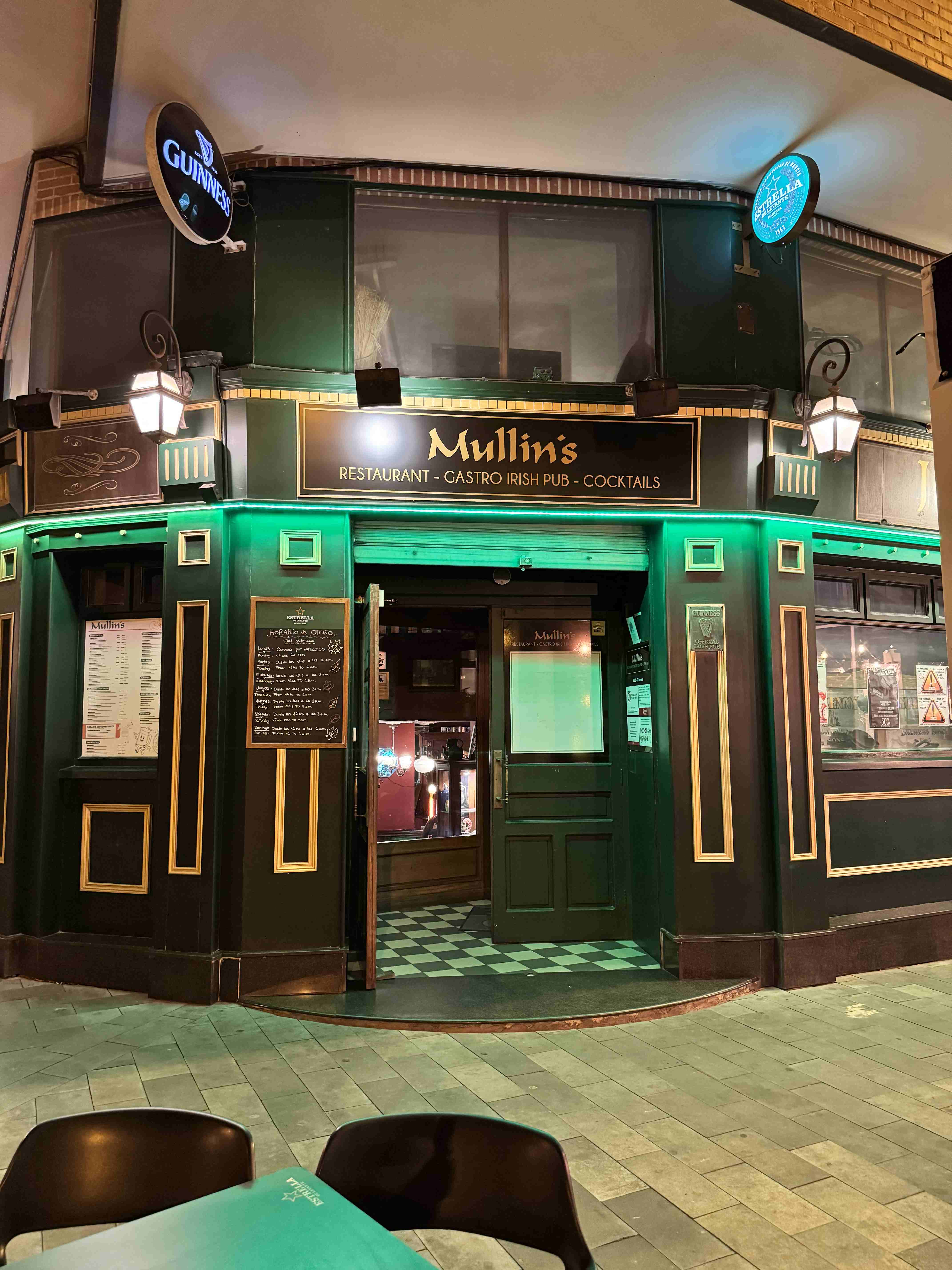 MULLINS BURGUER IRISH PUB
